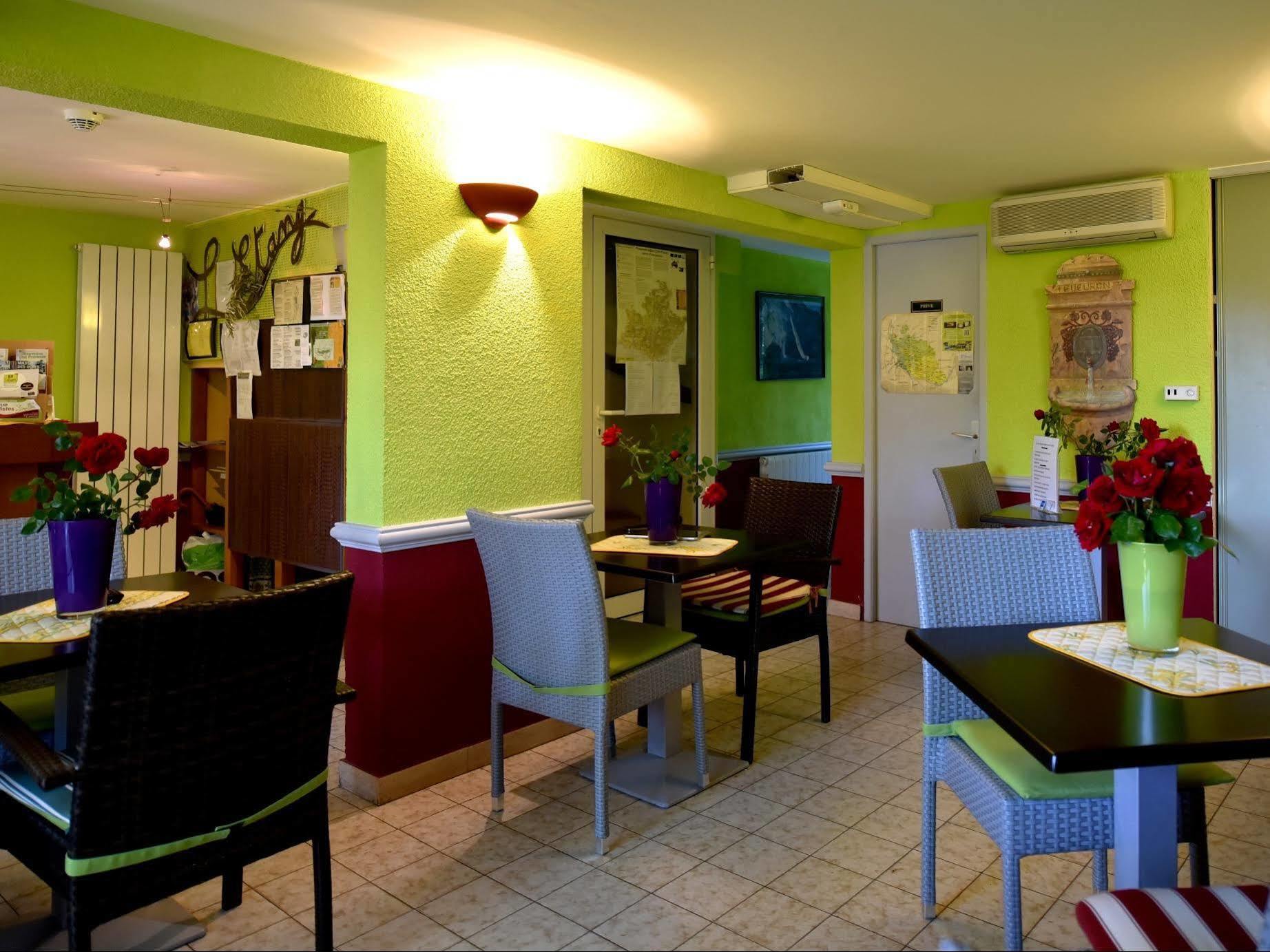 Logis Hotel De L'Etang Кюкюрон Экстерьер фото
